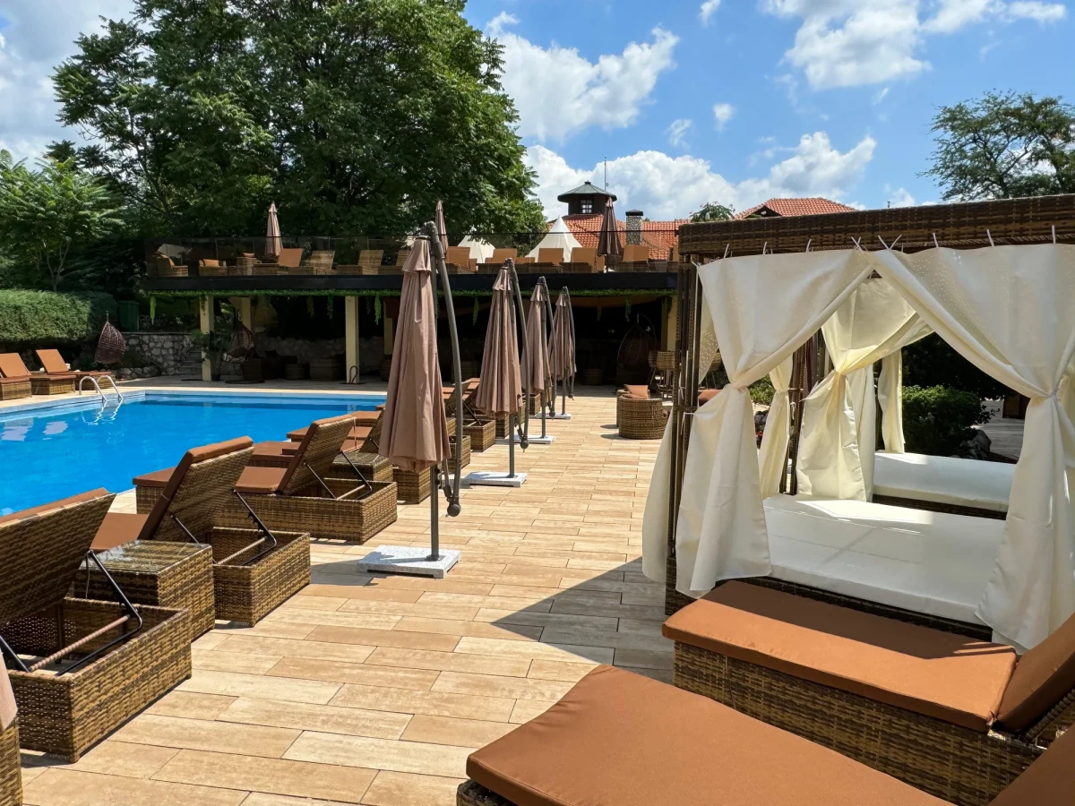 Villa ATOS - restoran i bazen