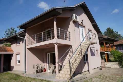 Raša Smeštaj